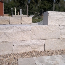 Štípané vápencové kamenné bloky - FS03