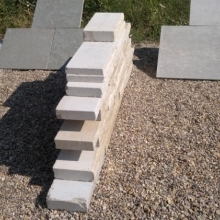 Štípané vápencové kamenné bloky - FS06