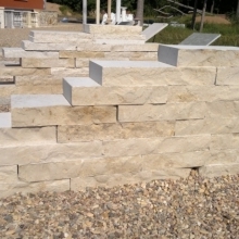 Štípané vápencové kamenné bloky - FS05